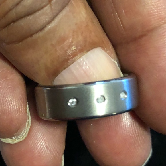 Ring (Diamonds) - Picture 4 of 4